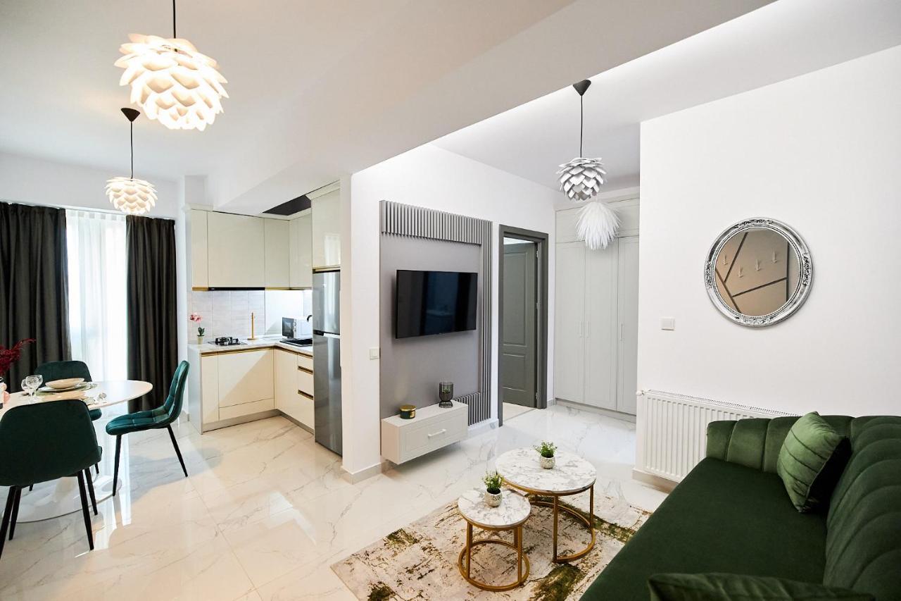 Uptown Apartments Jászvásár Kültér fotó