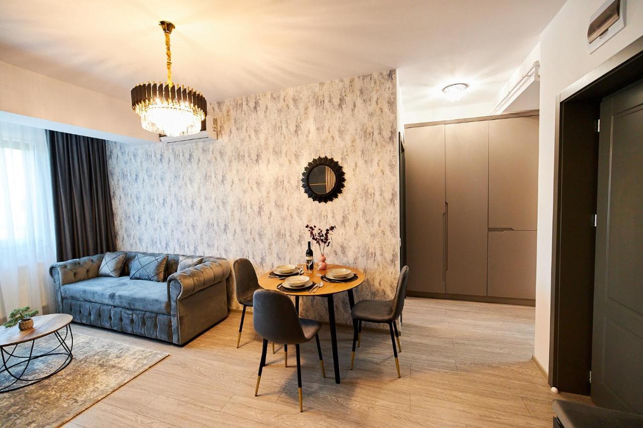 Uptown Apartments Jászvásár Kültér fotó