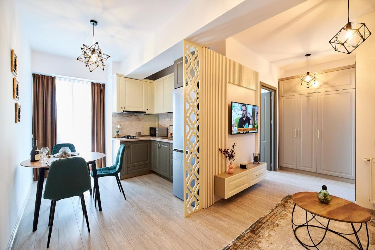 Uptown Apartments Jászvásár Kültér fotó