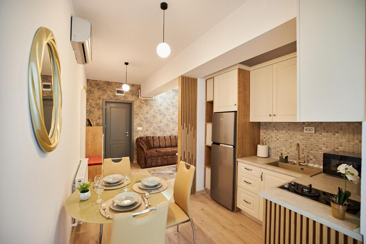 Uptown Apartments Jászvásár Kültér fotó