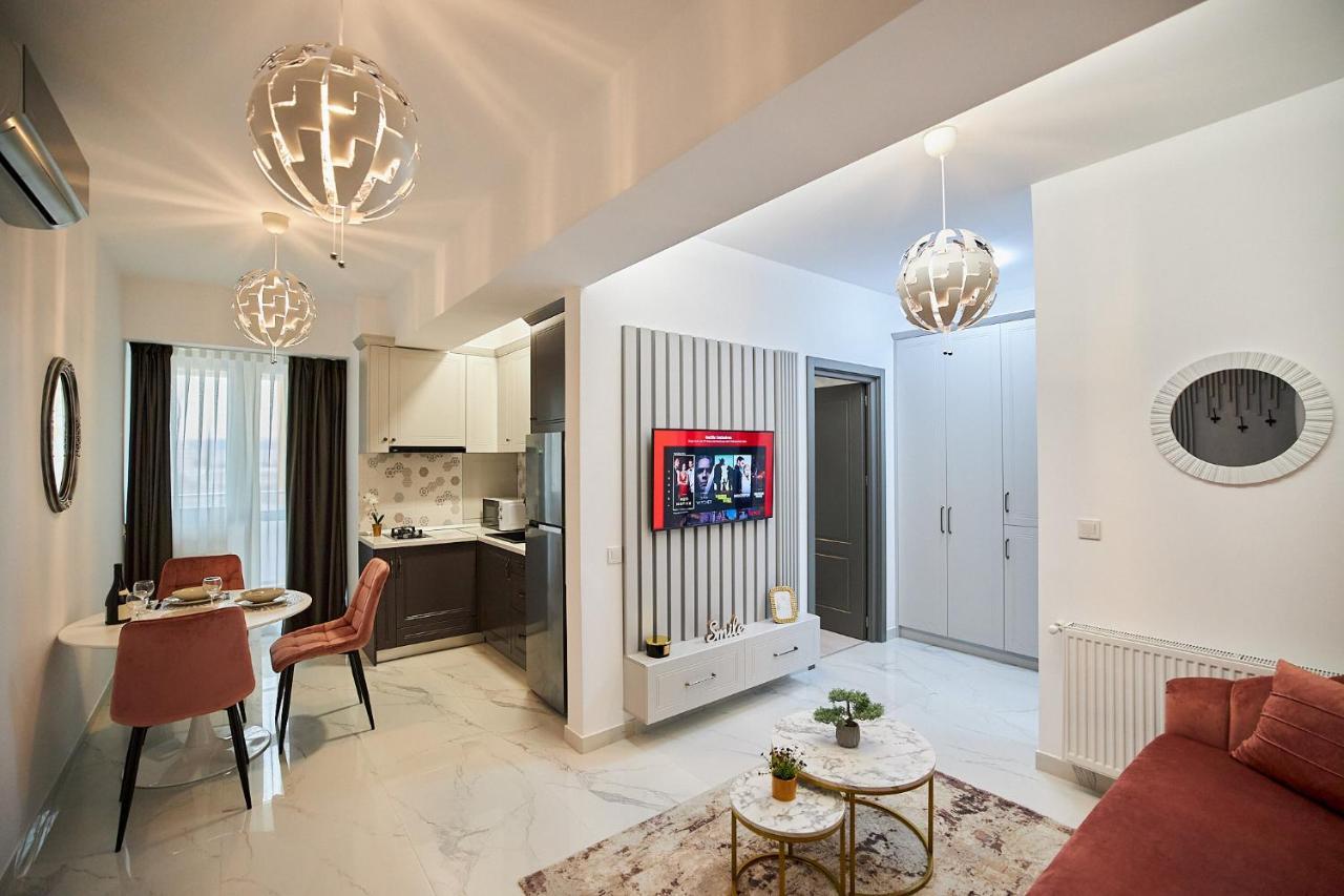 Uptown Apartments Jászvásár Kültér fotó
