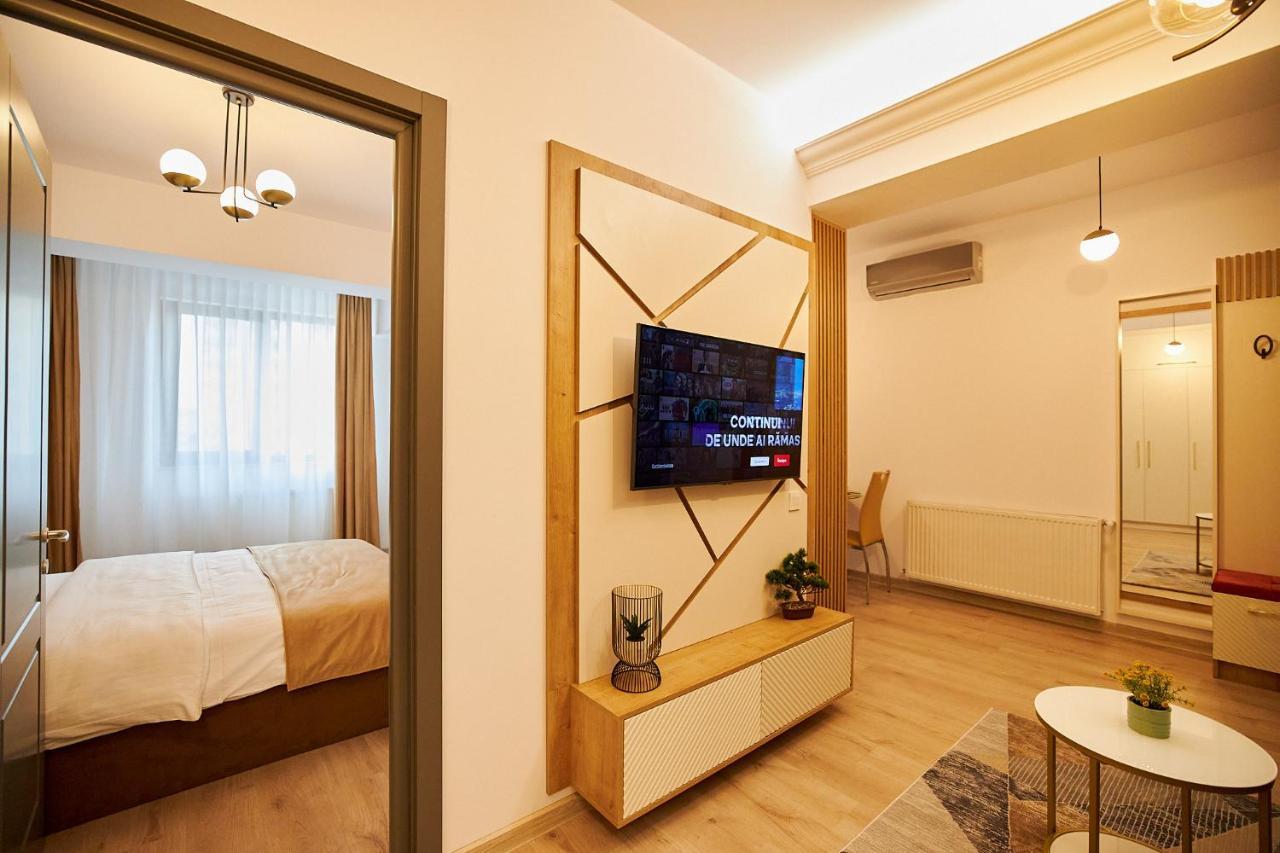 Uptown Apartments Jászvásár Kültér fotó