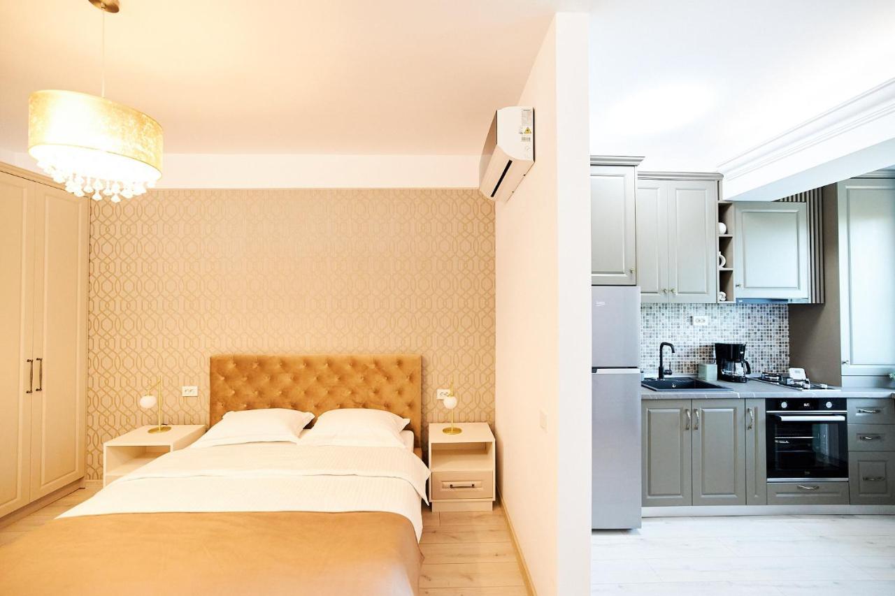 Uptown Apartments Jászvásár Kültér fotó